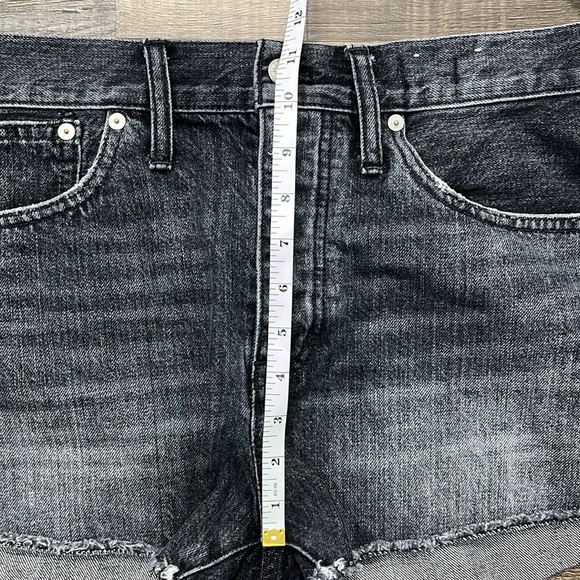 Madewell Relaxed Denim Jean Shorts Faded Black Wash Button Fly Raw Hem Sz 28 - Picture 5 of 11